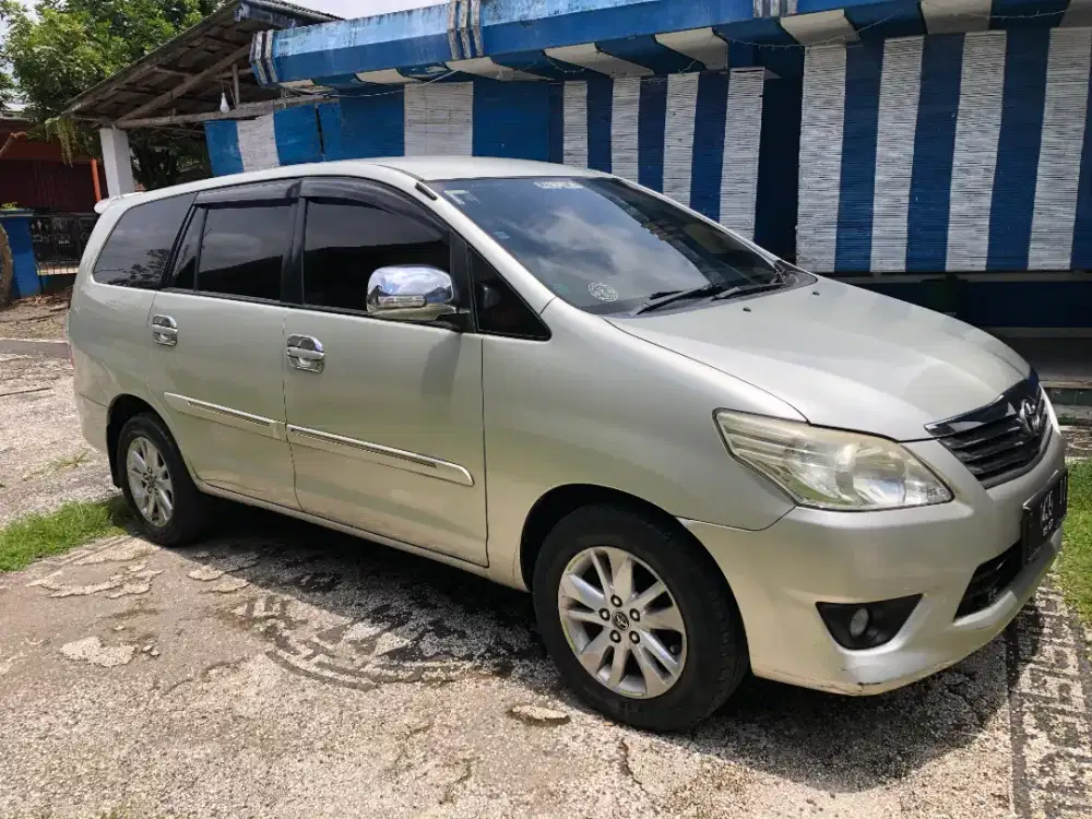 innova diesel AT 2012