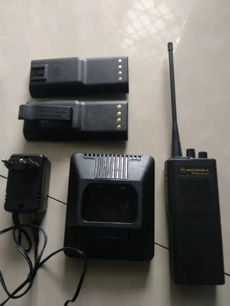 HT MOTOROLA GP 300 UHF 403 - 470 MHZ