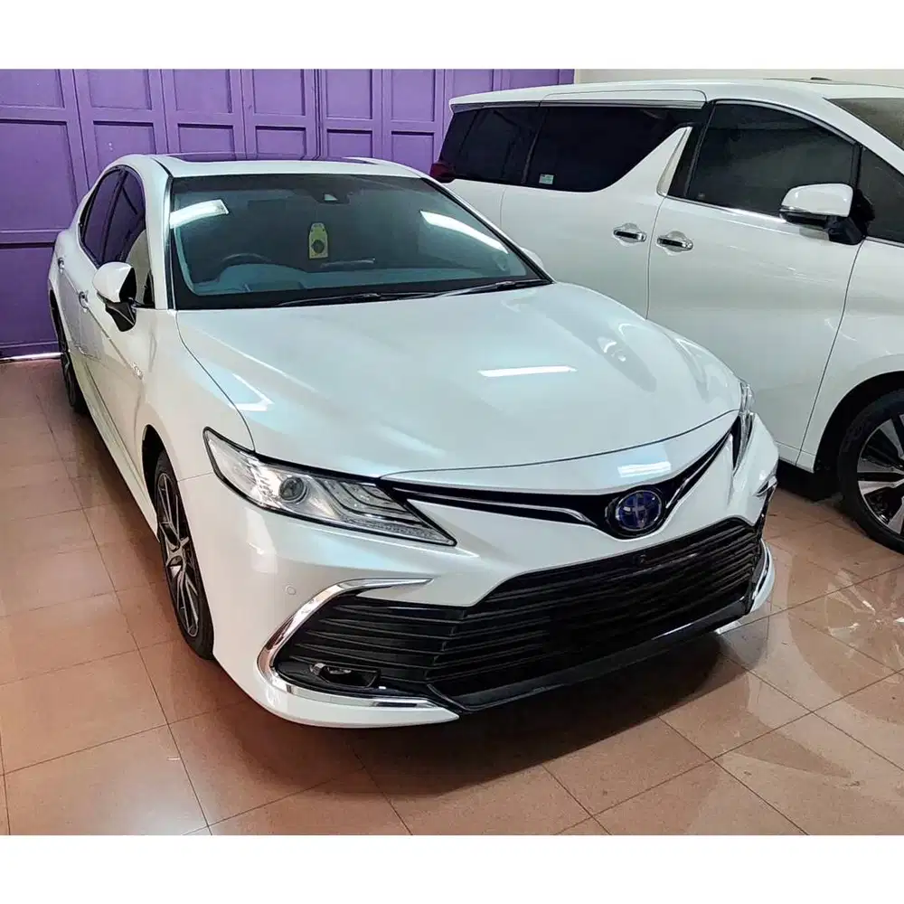 For Sale Camry Hybrid Putih A/T tahun 2022