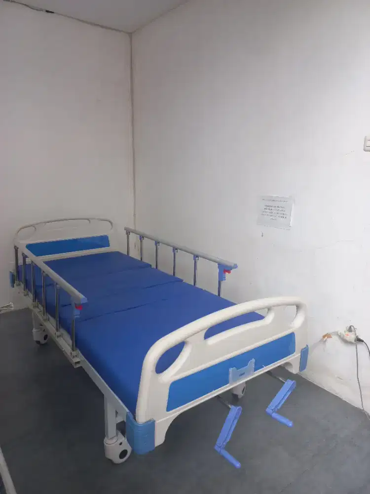 Bed hospital/ranjang pasien 2 crank