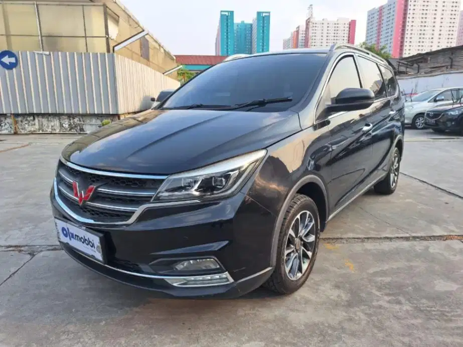 LOW DP Wuling Cortez 1.8 L Lux Plus Bensin-AT 2018 UKQ