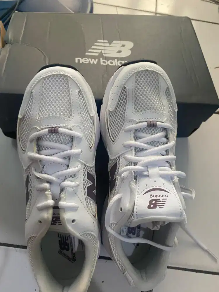 Sepatu running NB uk 40