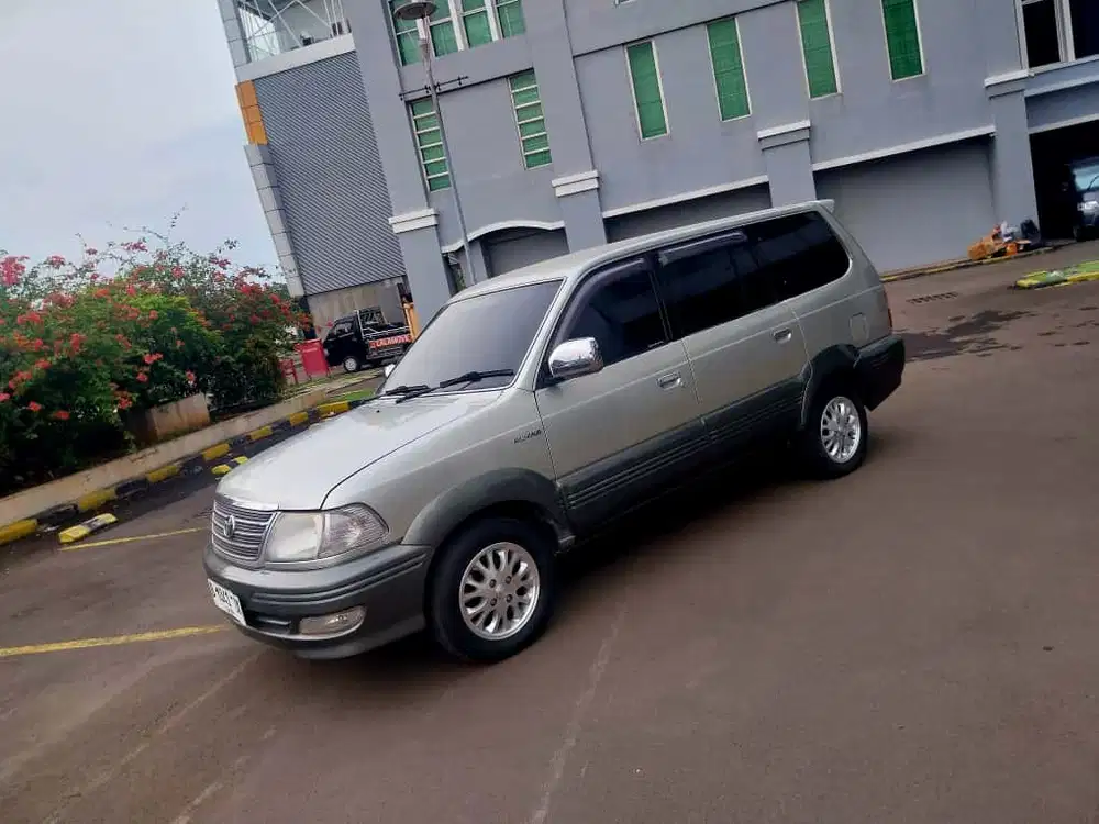 Kijang Krista bensin 2002 km 250rb