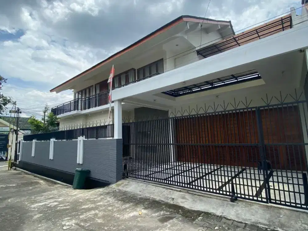 Rumah Besar Turun 900 Juta Area Jl. Kaliurang km 8, dekat Indomaret
