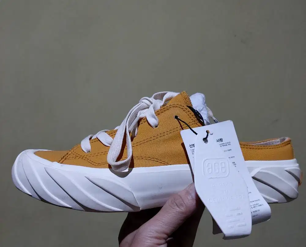 Sepatu Sneaker Original