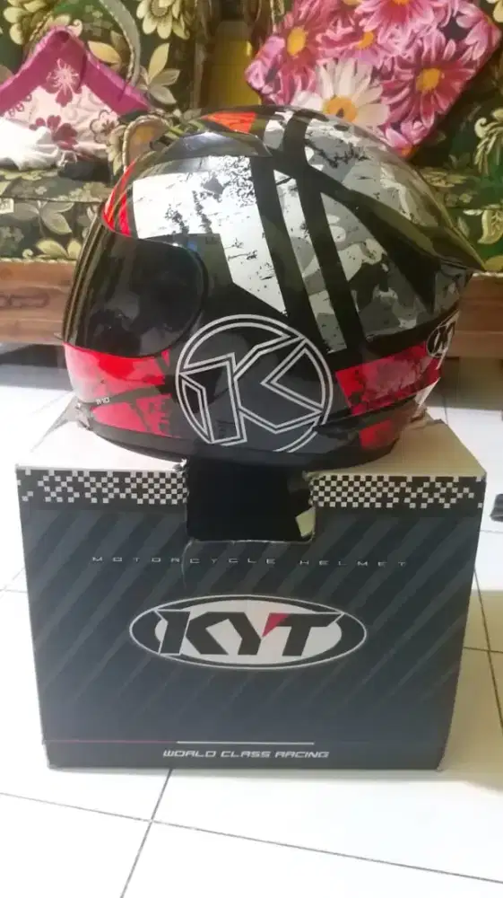 Bismillah dijual helm kyt full face r10 like new