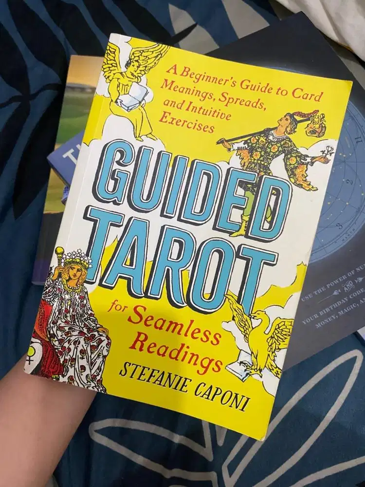 GUIDE TAROT BOOK