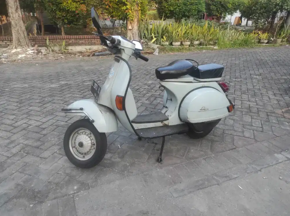 Vespa Exclusive 2 Tahun 1990 Original