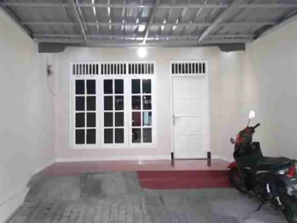Rumah Bagus 180m2 di Widuran, Solo