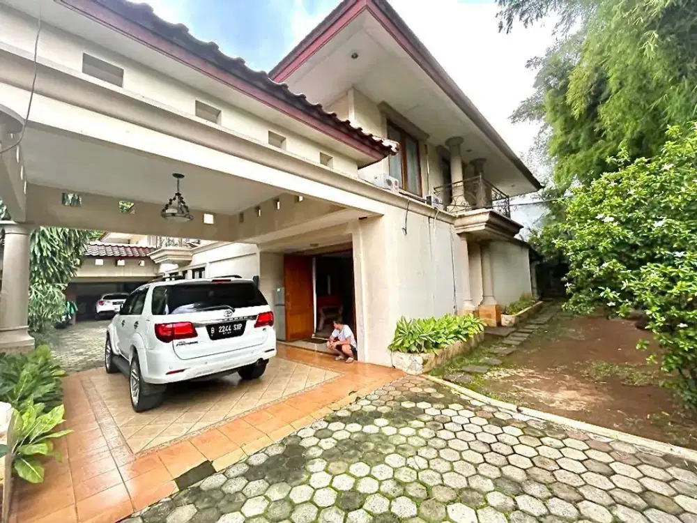 Sewa Rumah Paling Murah di Bangka Kemang – Lahan 800 m², Parkir Luas, Ada Kolam Renang