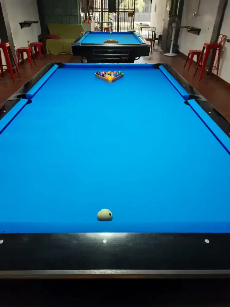 Di jual Meja billiard Superior 2 set lengkap (cue stick)