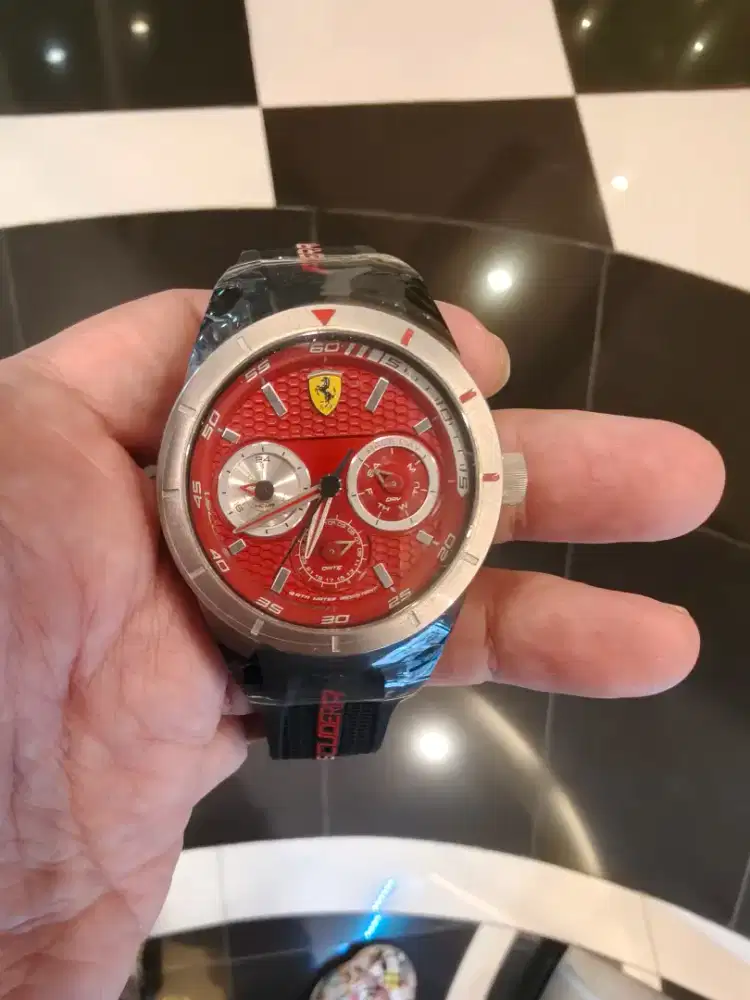 Jam tangan Ferrari original