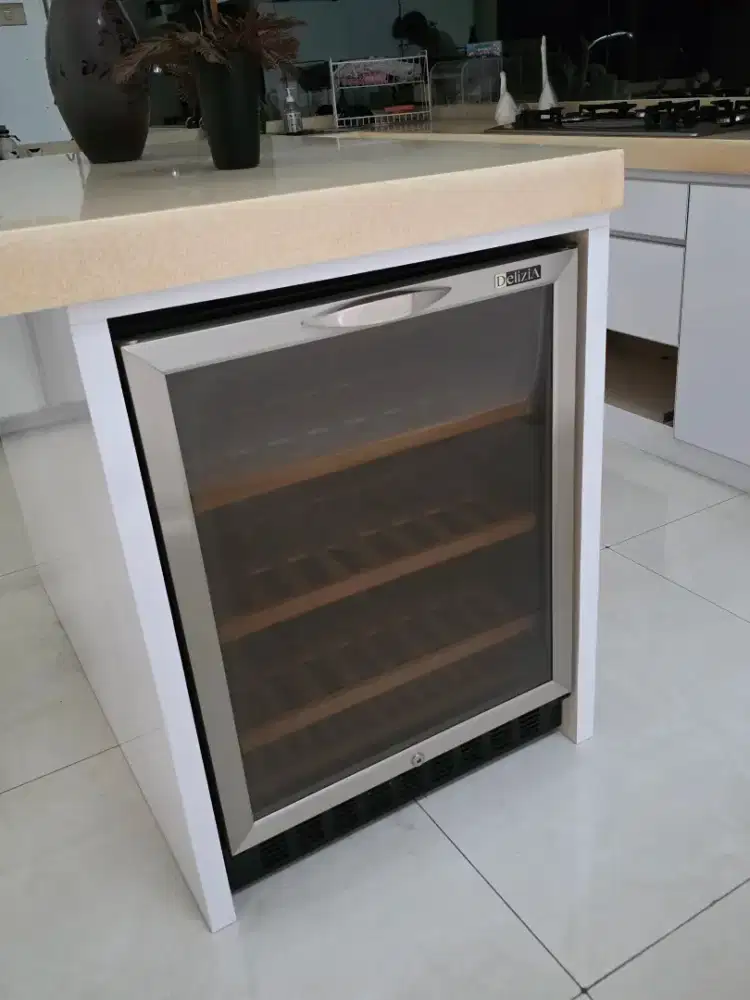 Wine Chiller/Kulkas khusus wine