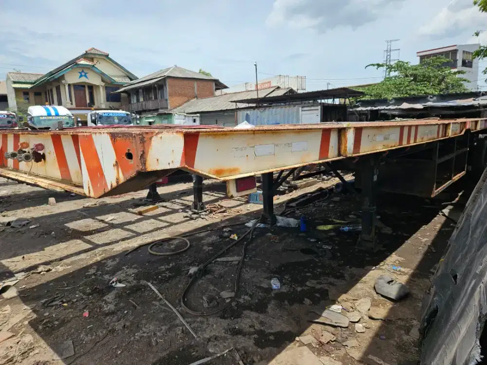 Buntut Trailer 40 Feet 3 Axle Flatdeck Karoseri PATRIA