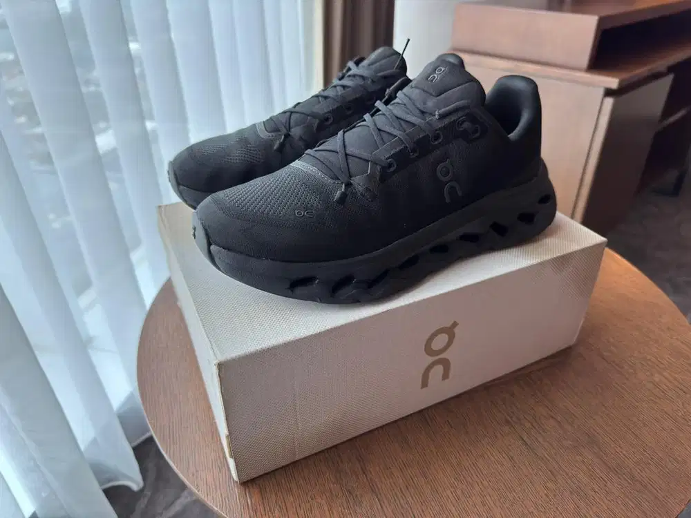 On Cloudtilt Black Eclipse (Preloved)