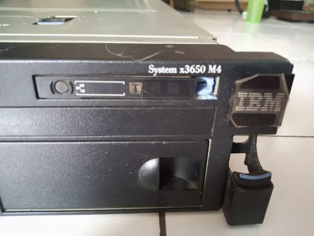 Jual server IBM x3650 M4 dual processor 3 HDD SAS