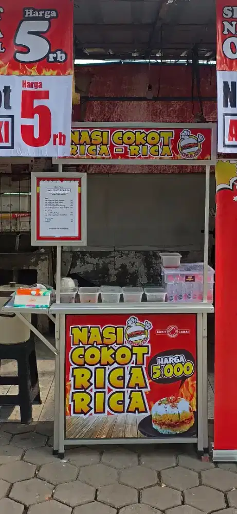 Booth Gerobak Second Portable Bisa Bongkar Pasang