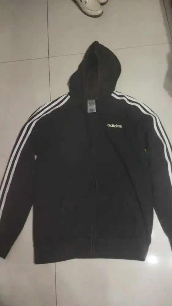 JAKET ADIDAS, BAJU ADIDAS, CELANA UNIQLO