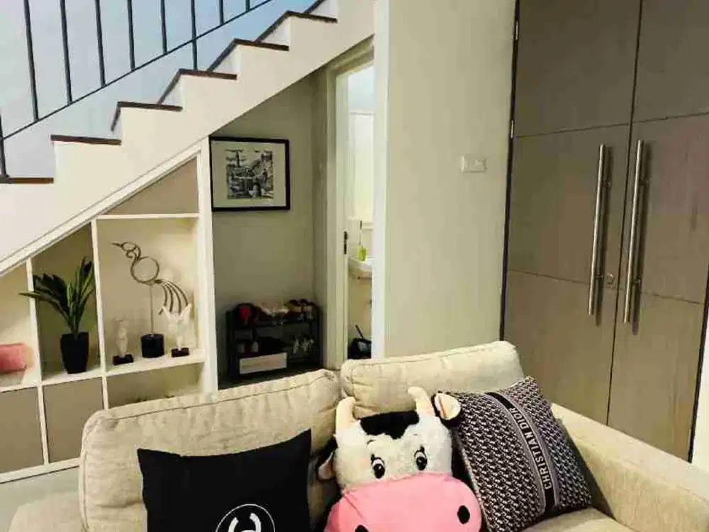 Rumah mewah full bangunan di Merr Surabaya