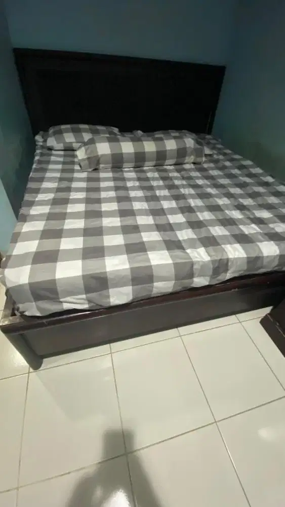 DIPAN + KASUR SPRING BED 180x200 cm