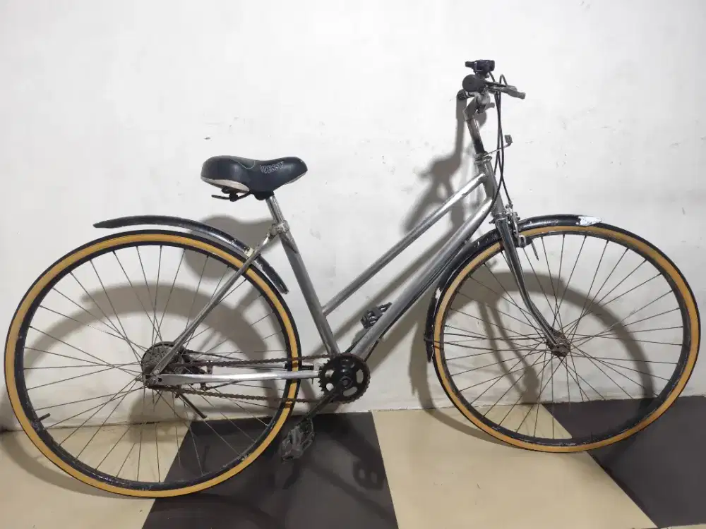 Sepeda onthel kuno/ antik ukuran 27 kondisi normal