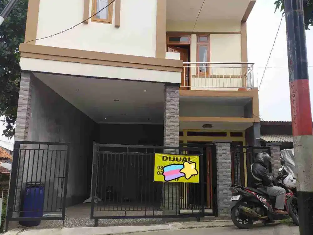 Di jual rumah 2 lantai siap huni view kota Bandung di jatihandap