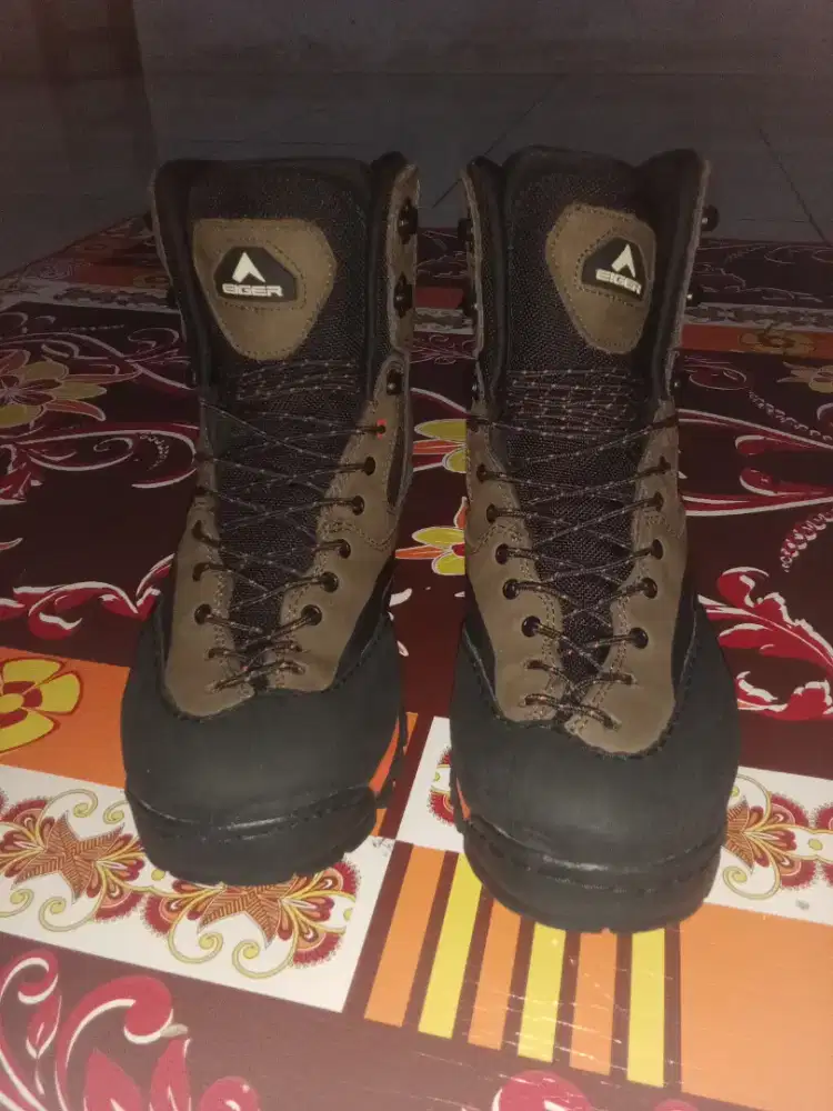 Eiger pyton 43  like new