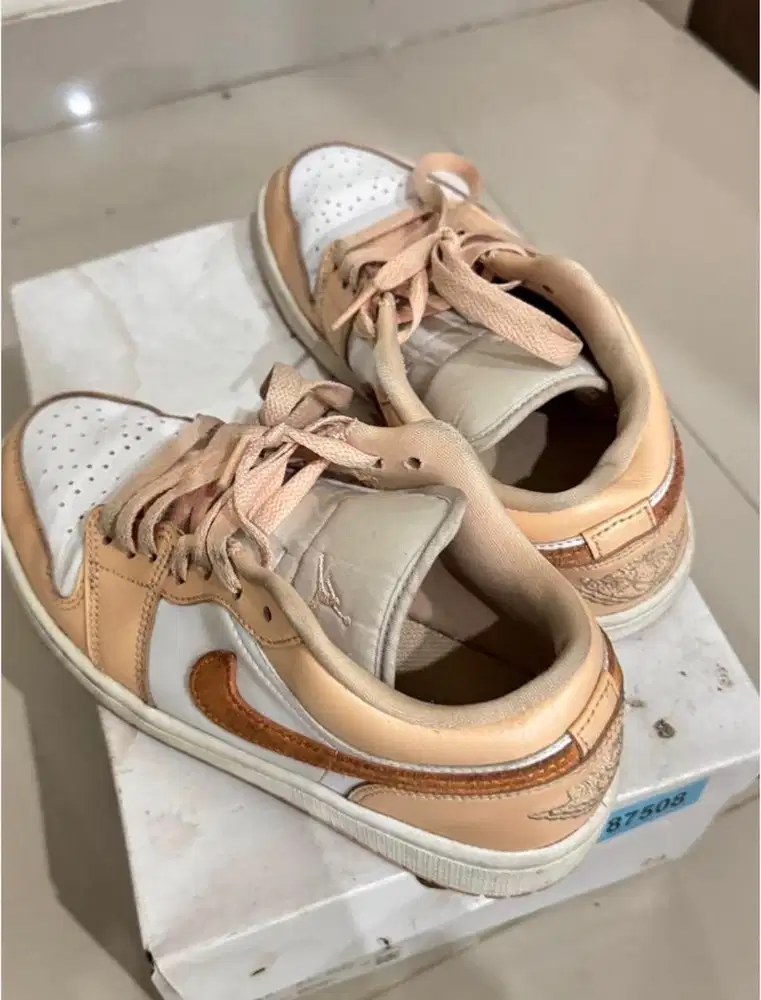 NIKE AIR JORDAN LOW - WOMEN