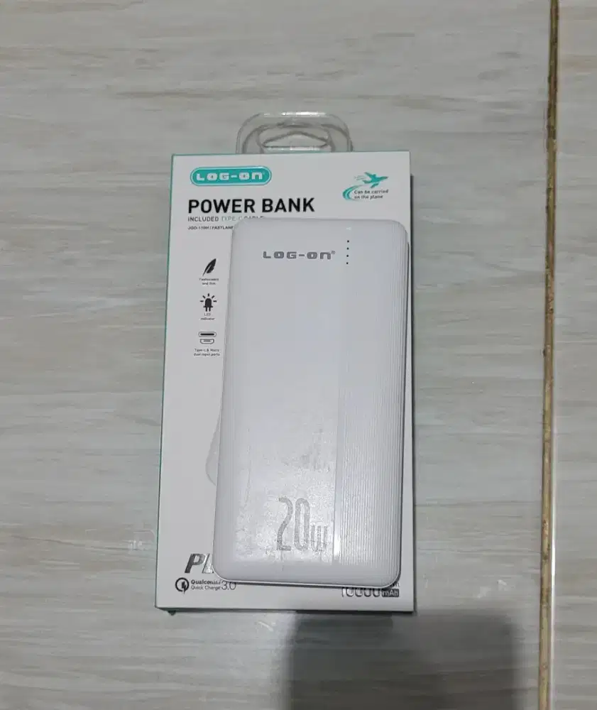 Di jual powerbank log on 20w fast charging
