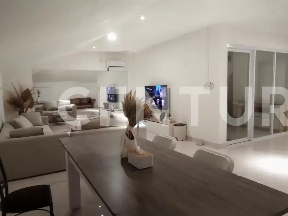 Rumah Hoek Sunter Agung 3½ Lantai Renov Interior Nyaman