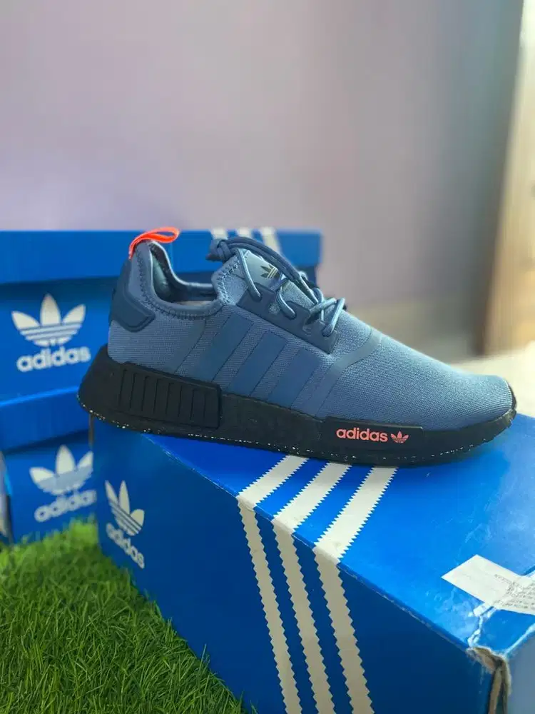 DIJUAL SEPATU ADIDAS NMD R1 BLUE