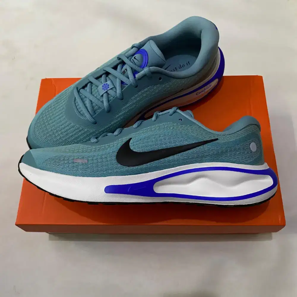 Original Sepatu Nike Journey Run Road Running FN0228-402