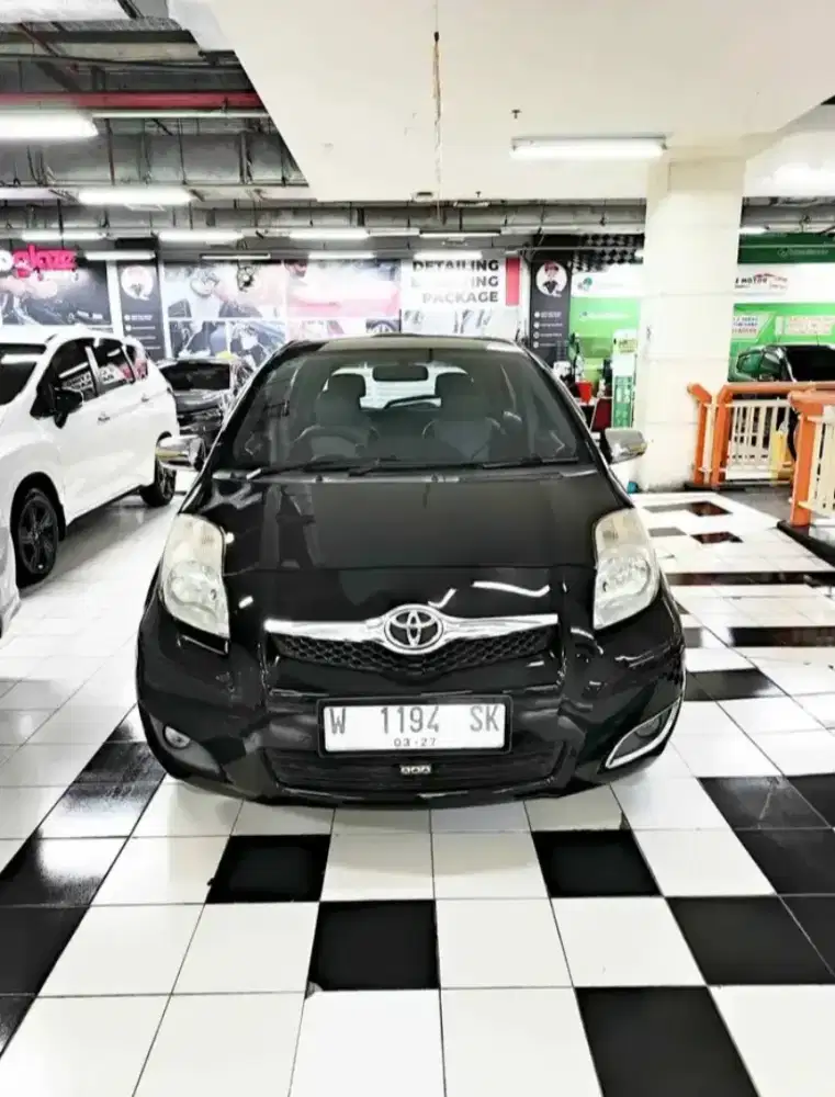 TOYOTA YARIS E AT 2011 HITAM METALIK