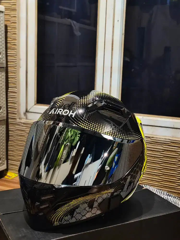 Airoh Connor Gamer Gloss, Mulus, lengkap, visor 2