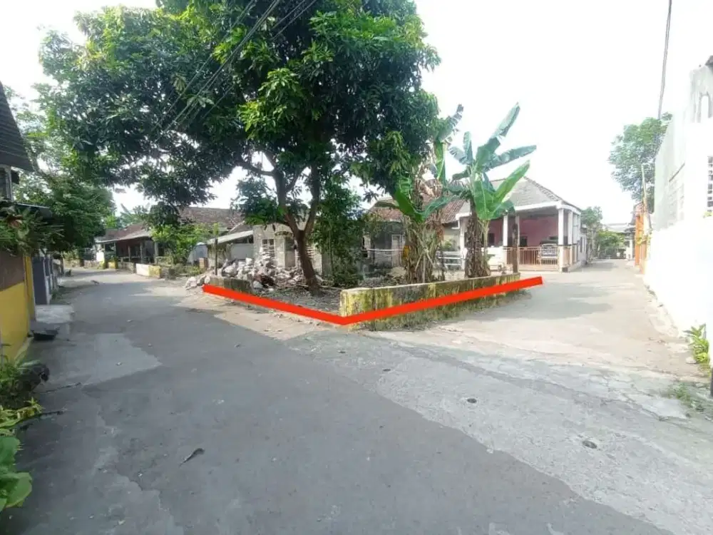 Tanah Utara Kampus Amikom, Tepi Aspal: SHM-P