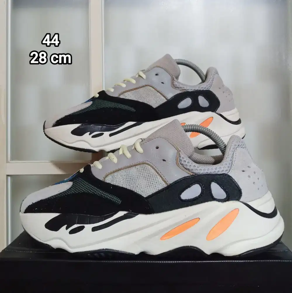 Adidas Yezzy 700 Wave