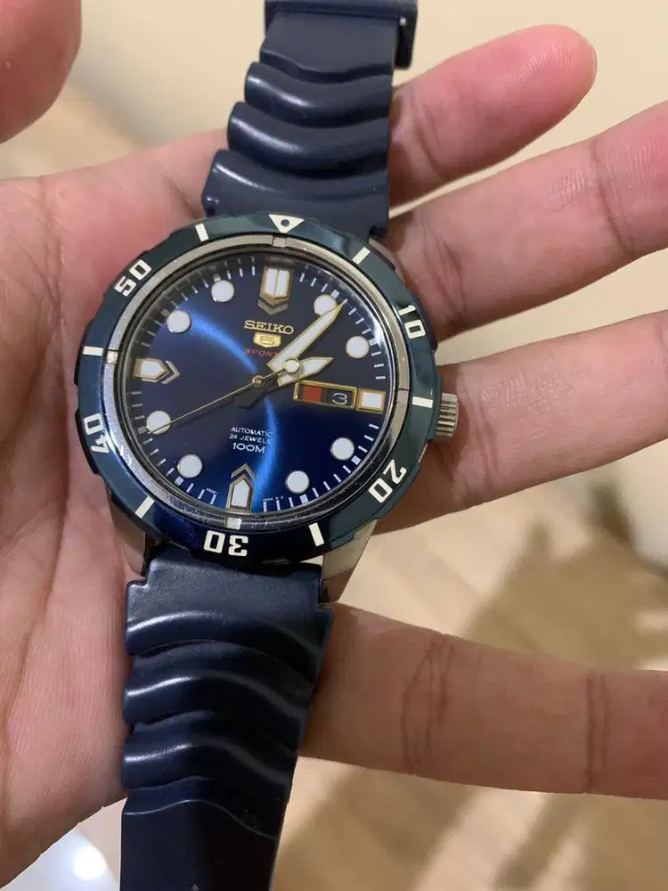 Jam Seiko 5 Sports Automatic 24 Jewels 100M warna Biru RARE LANGKA