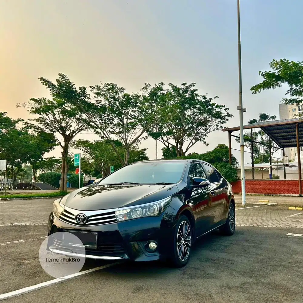 READY Toyota Corolla Altis V AT 2013