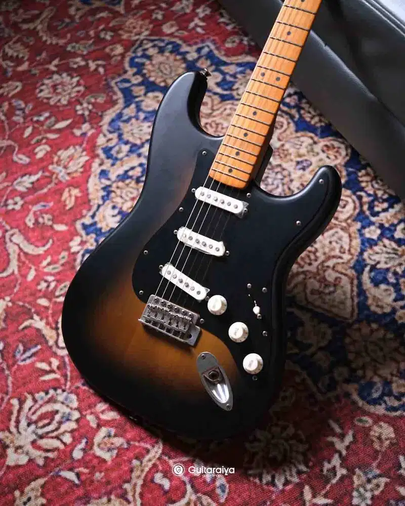 Gitar Squier Stratocaster 40th Anniversary Vintage Edition Indonesia