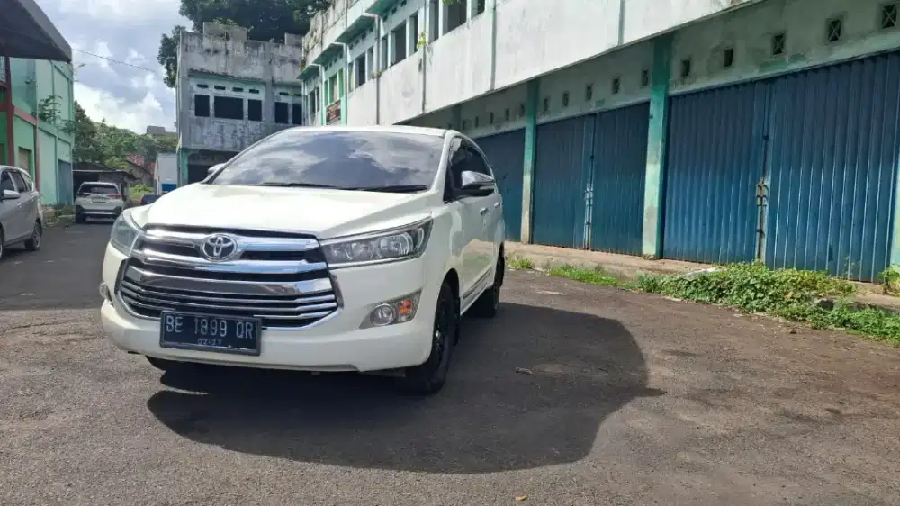 Innova Reborn Diesel Matic / 2.4 AT