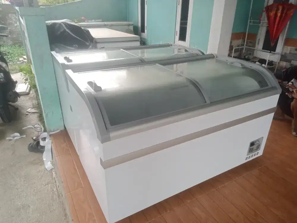 Freezer sleding kaca