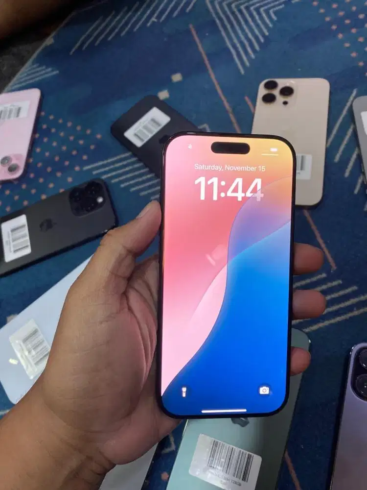 Iphone 16 pro 256gb ibox fullset original garansi on april 2025