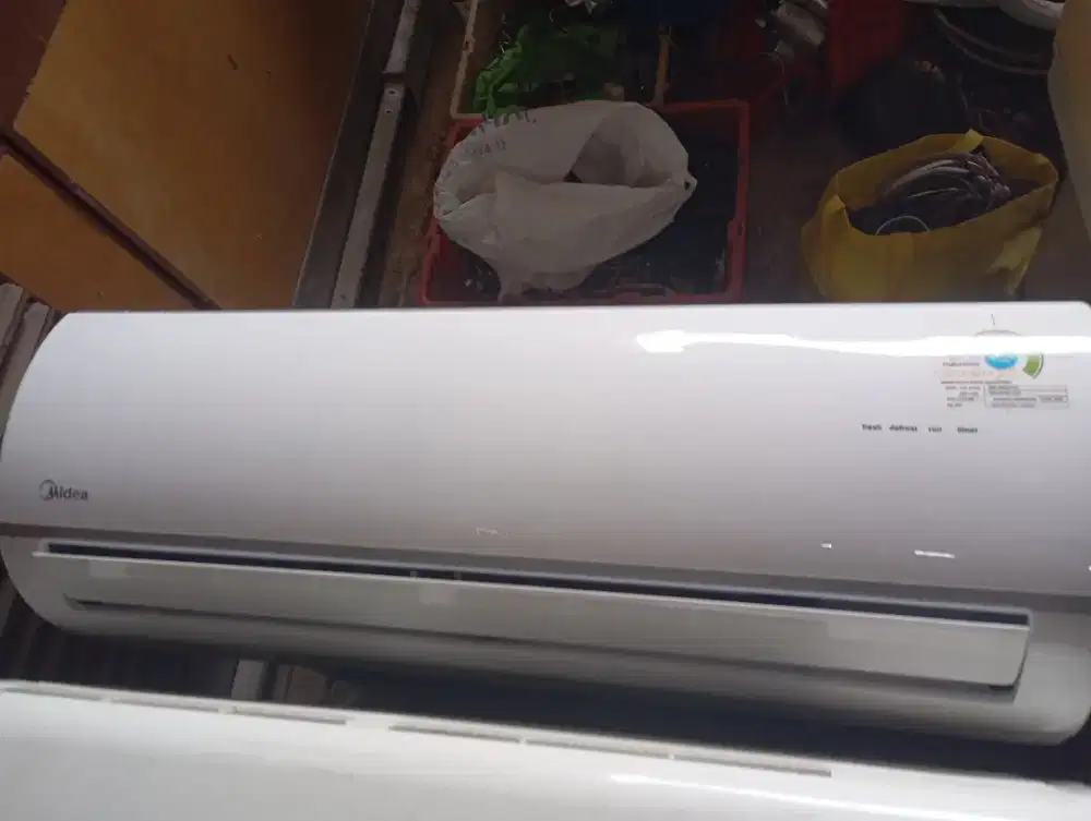 AC MIDEA 1 PK R32 MASIH MULUS DAN ORIGINAL BERGARANSI