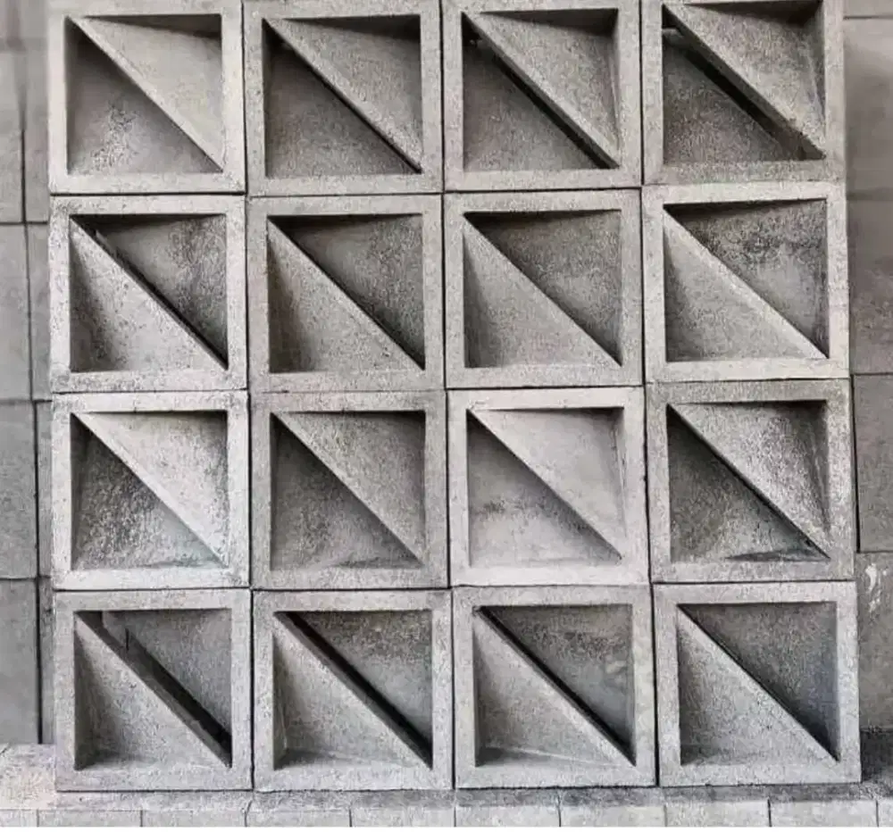 Roster beton minimalis bata tempel