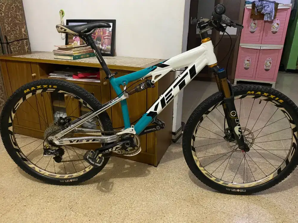 Yeti 4X cross limited edition Spec sultan
