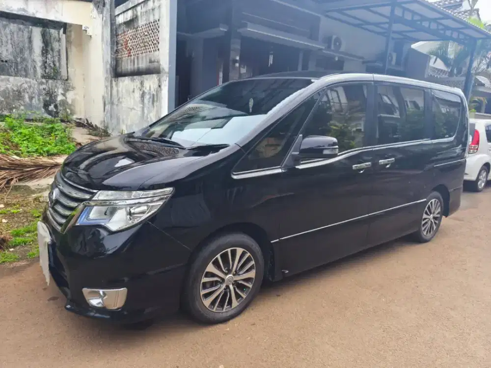 FOR SALE – NISSAN SERENA HITAM (KONDISI ISTIMEWA)