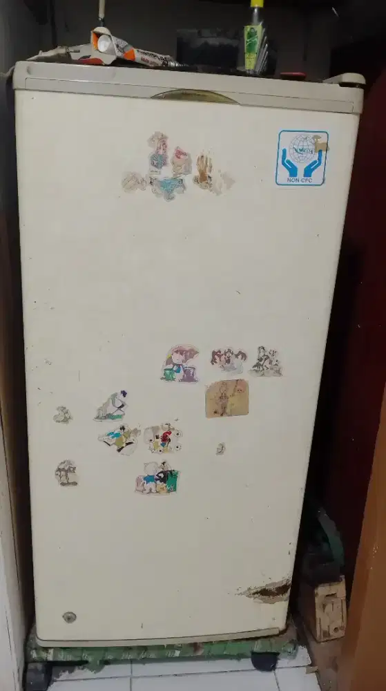 Di jual kulkas merk nasional