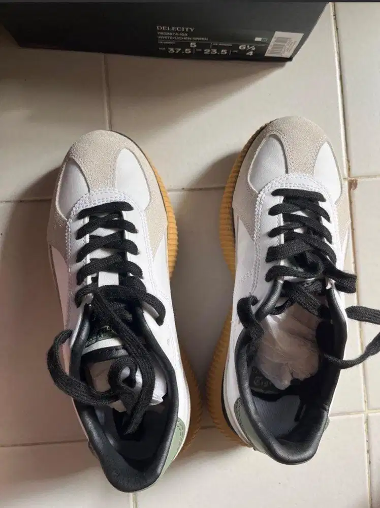 [Jual 2nd] Sepatu Onitsuka Tiger Woman tipe Delecity