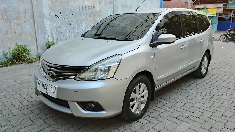 Nissan Grand Livina 2014 XV 1.5 Automatic,full ori mobil siap pakai
