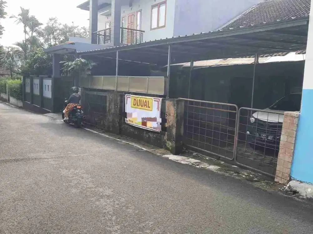 Di jual Rumah lokasi bagus kawasan pendidikan ,bisnis ,dan kantor cocok untuk usaha kostan.